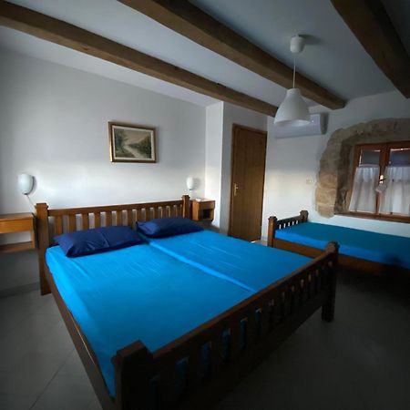 Holiday House With A Swimming Pool Vrbanj, Hvar - 11040 Номер фото