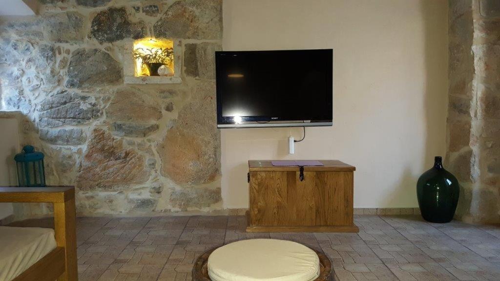 Holiday House With A Swimming Pool Vrbanj, Hvar - 11040 Номер фото