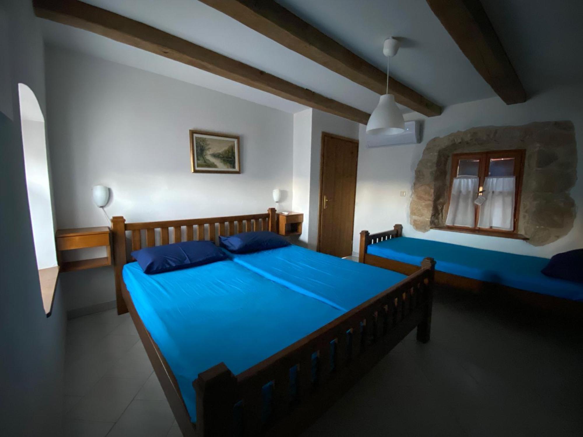 Holiday House With A Swimming Pool Vrbanj, Hvar - 11040 Номер фото